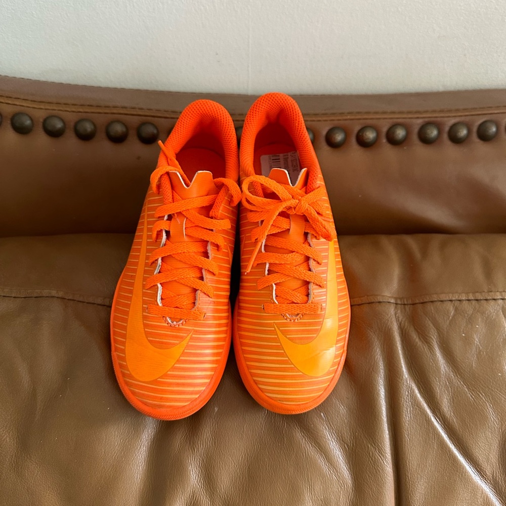 MERCURIAL NIKE soccer shoes